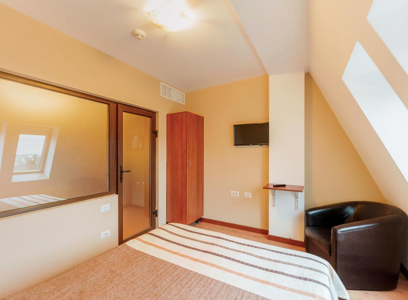 Hotel Crisana Arad Bagian luar foto