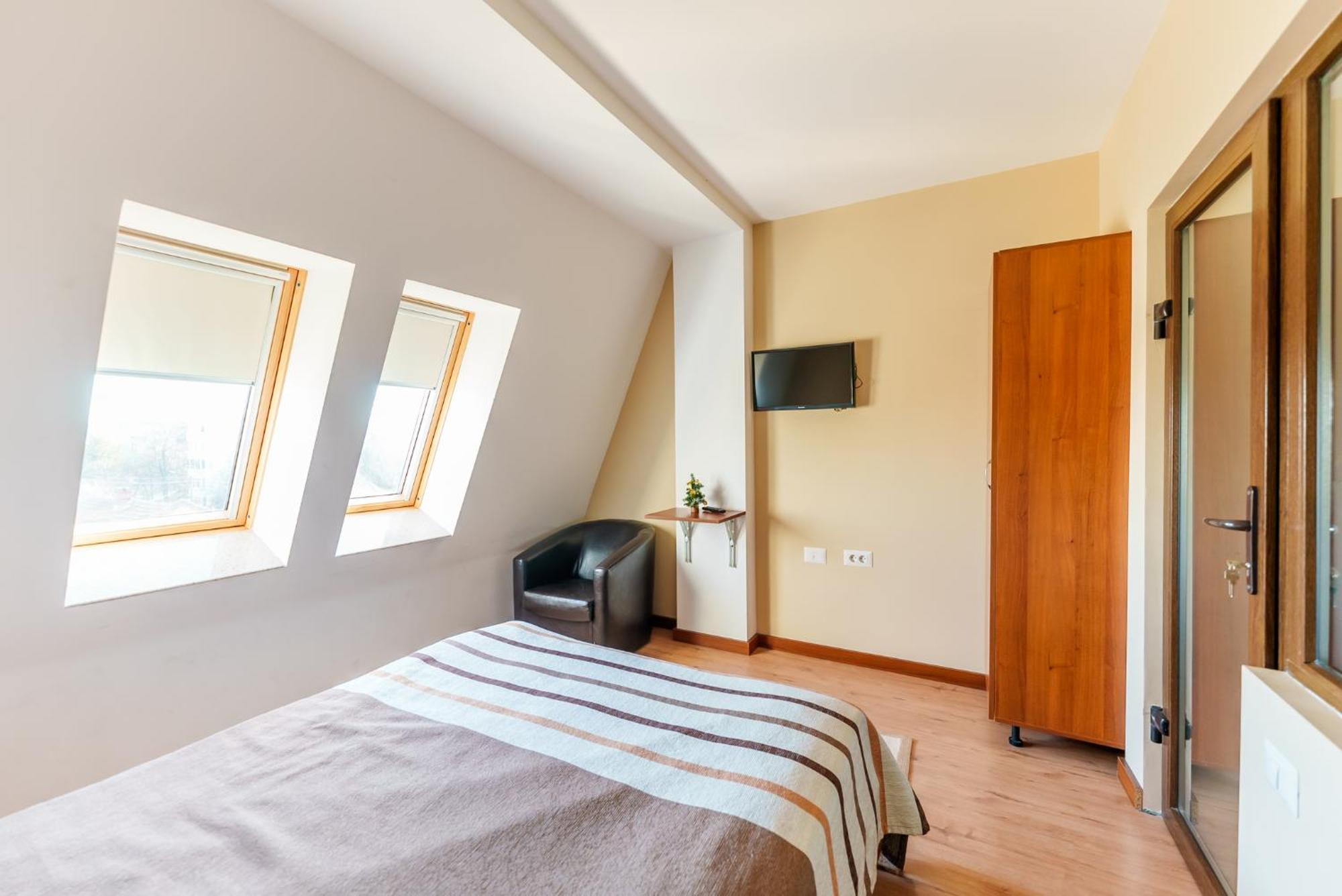 Hotel Crisana Arad Bagian luar foto